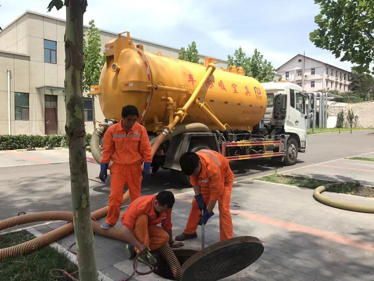 青龙化粪池清理与5-8吨吸粪车施工效率分析